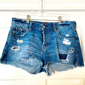 Fun detailed Abercrombie Jean short size 27/4